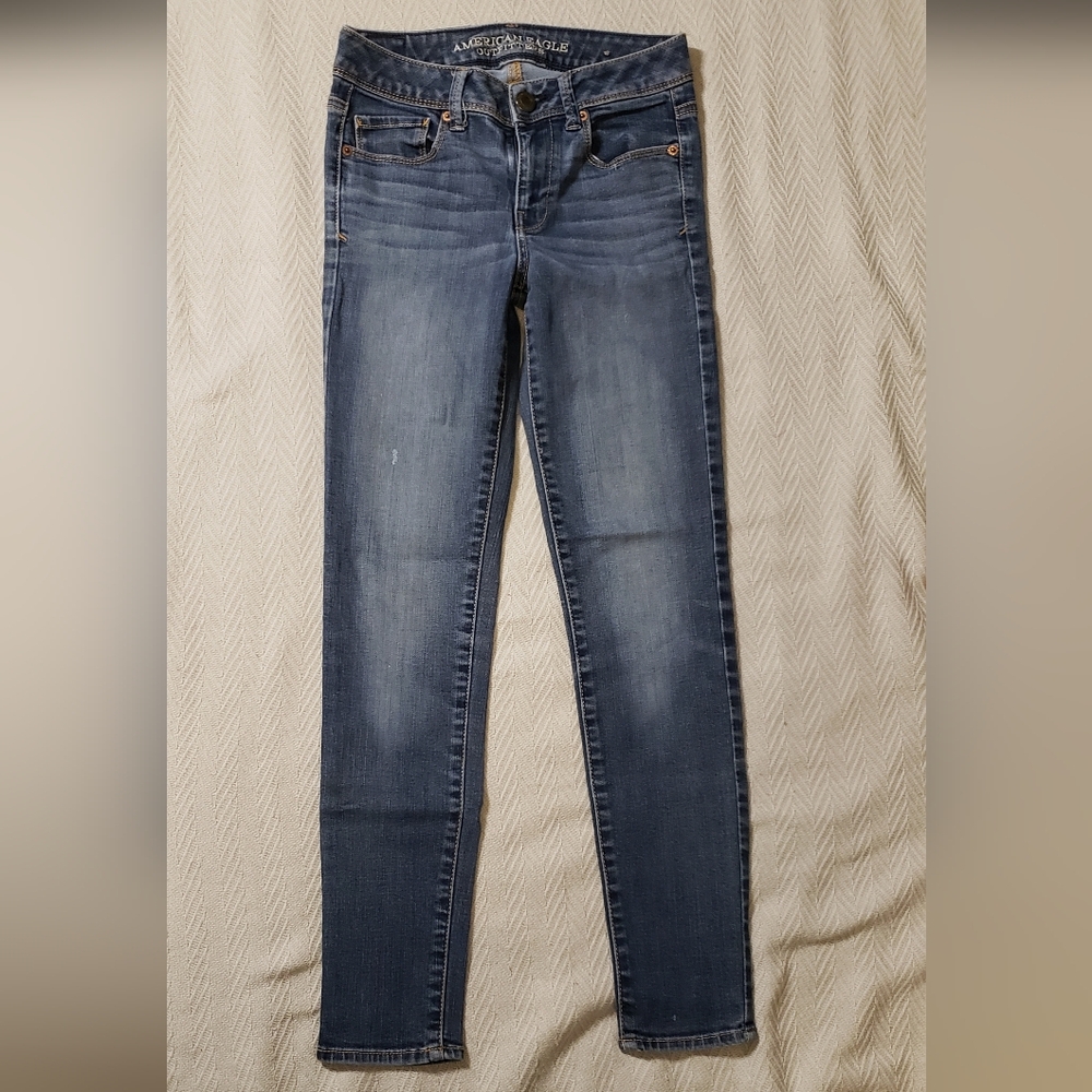 American Eagle Outfitters Women's Dark Blue straight leg Jeans
